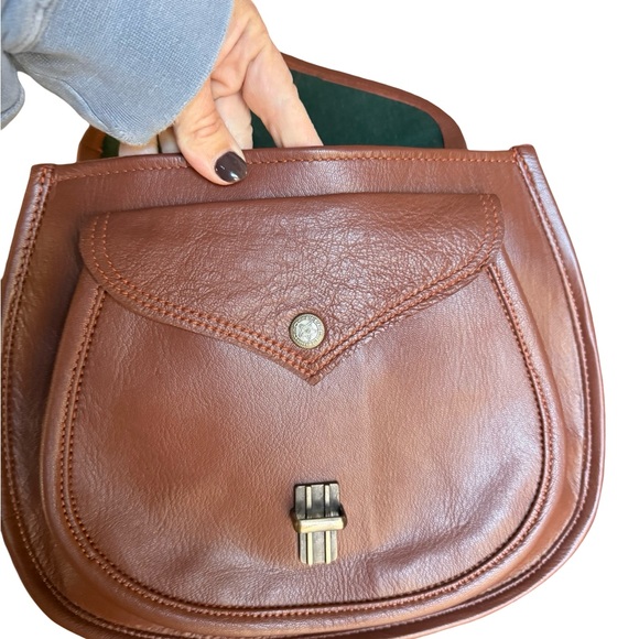 Elegant Brown Leather Shoulder Bag - Picture 11 of 12